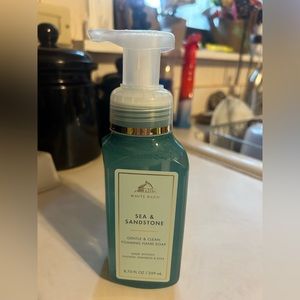 Bath and Bodyworks Sea and Sandstone Hand soap